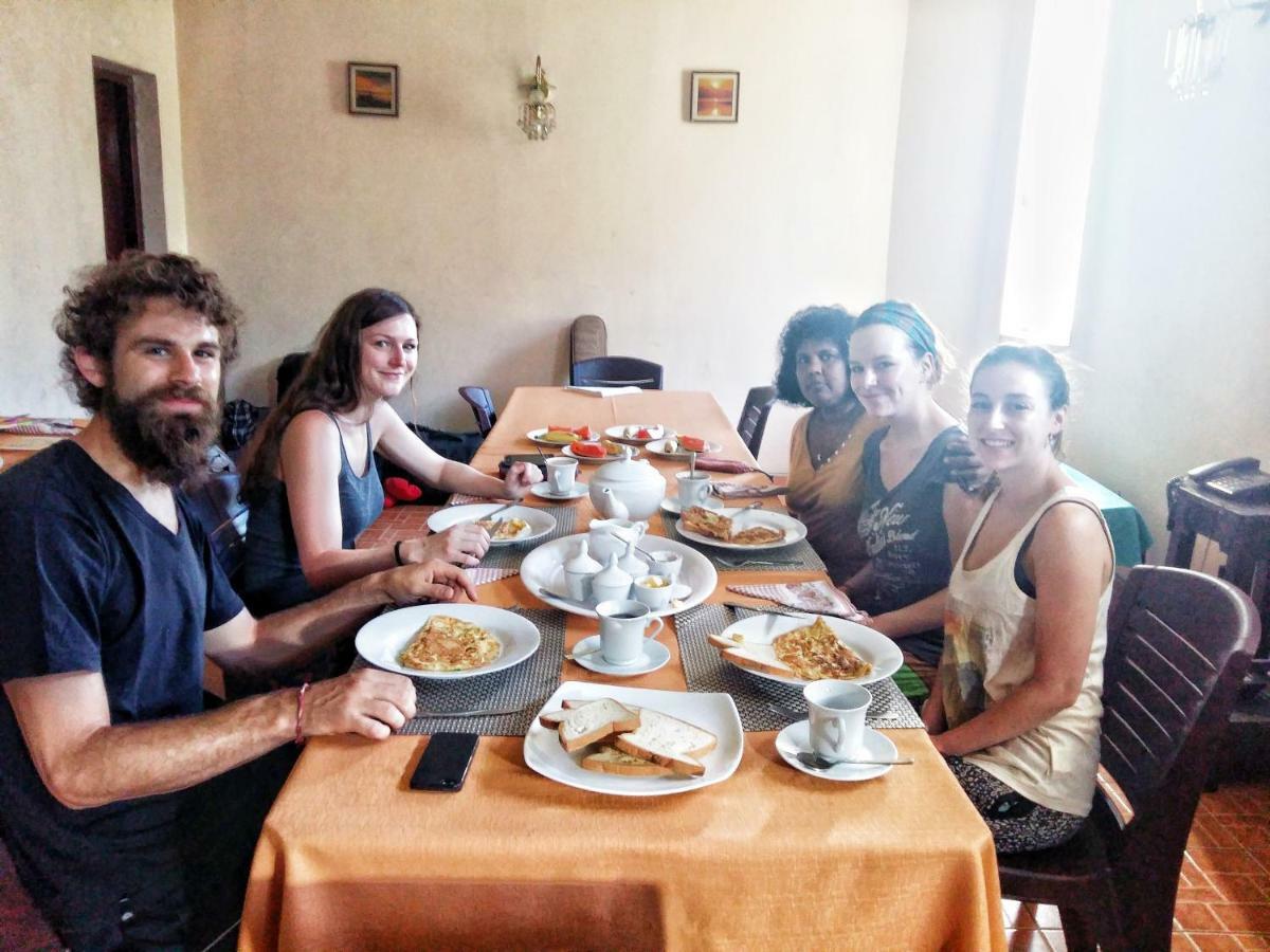 Ginza Rest Kandy Tennekumbura Dış mekan fotoğraf